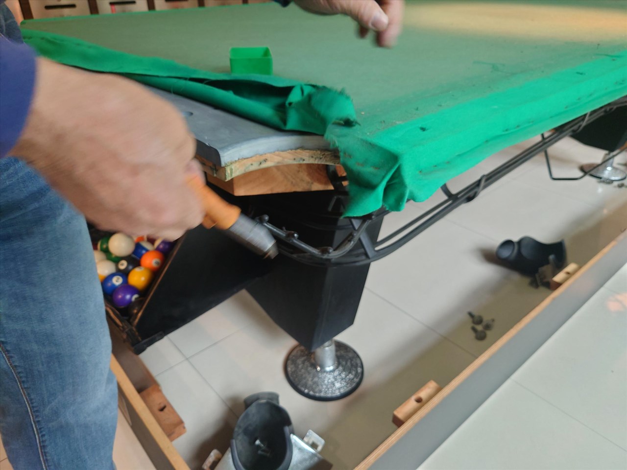 撞球檯布更換